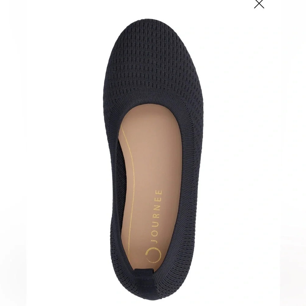 Journee Collection Women's Maryann Knit Round Toe Ballet Flats- Size 9.5W